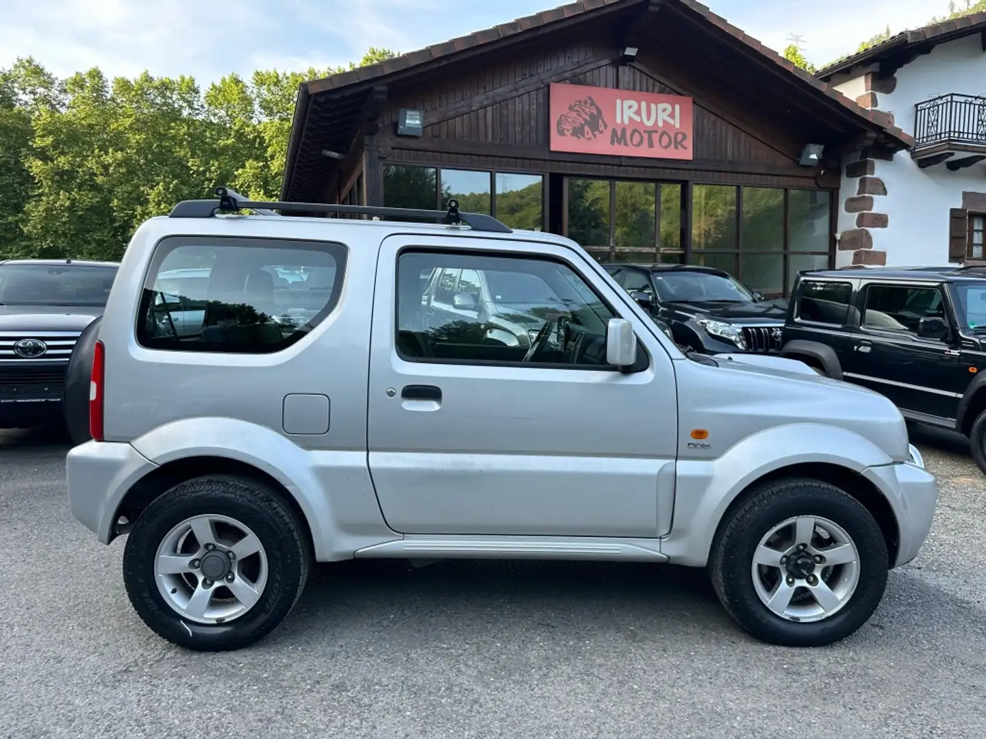 Suzuki Jimny 1.5DDiS JLX Techo Metálico Plateado - 1