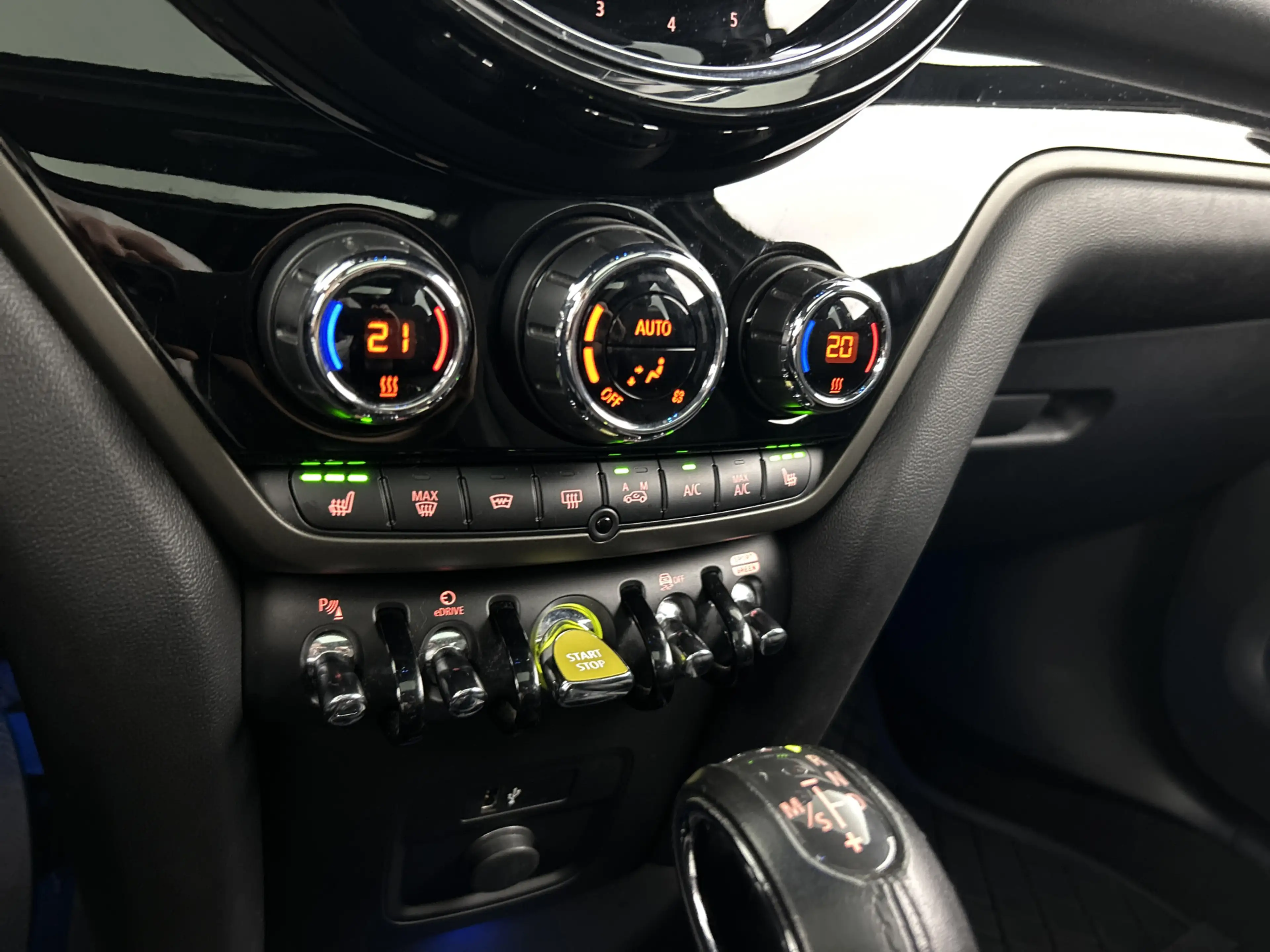 MINI Cooper SE Countryman 1.5 ALL4 Premium/HUD/Panodak/H&K/Memory — photo 28
