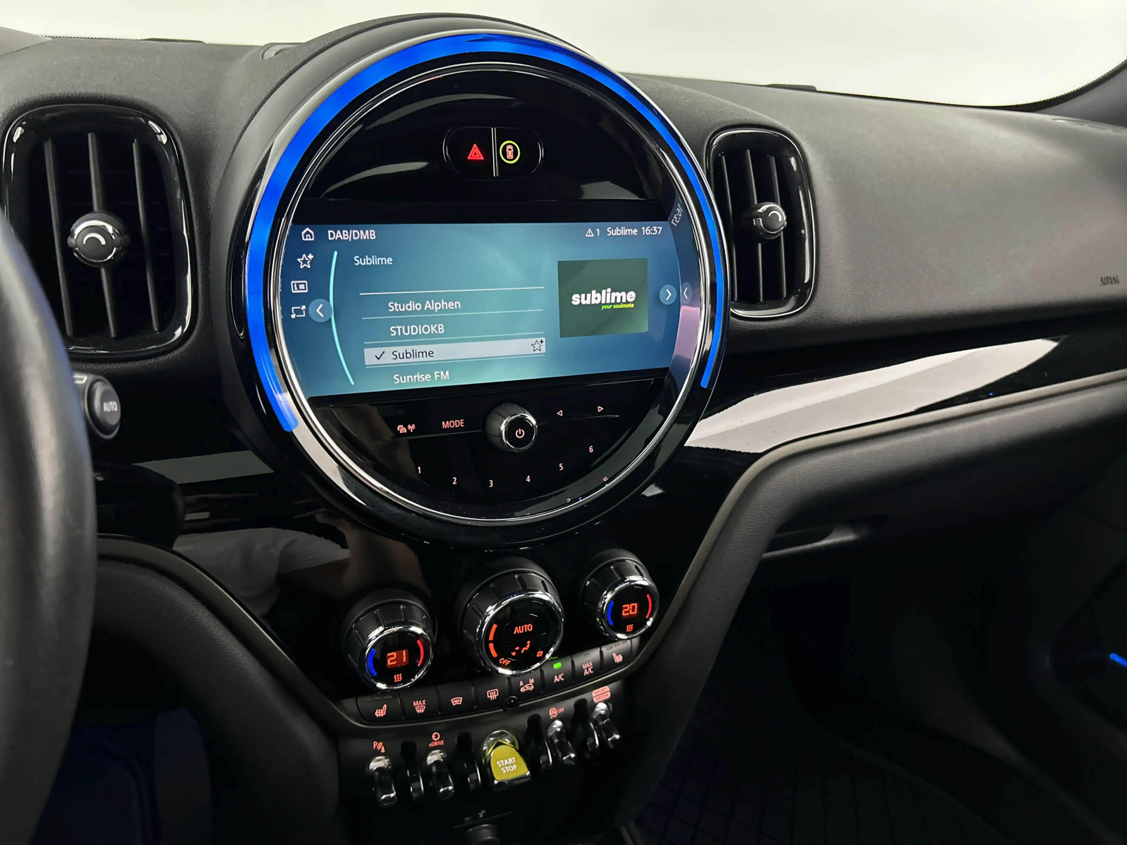 MINI Cooper SE Countryman 1.5 ALL4 Premium/HUD/Panodak/H&K/Memory — photo 24