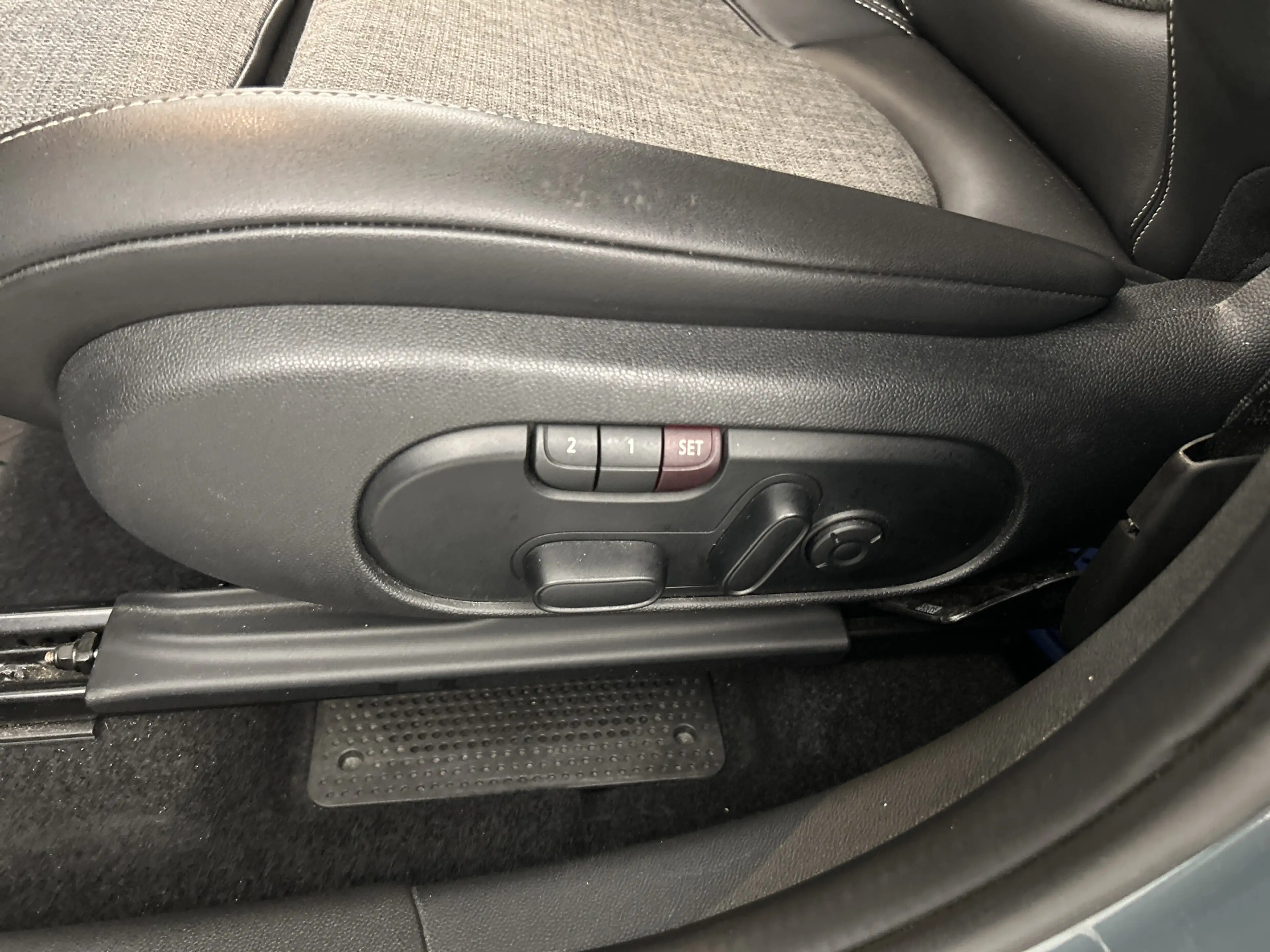 MINI Cooper SE Countryman 1.5 ALL4 Premium/HUD/Panodak/H&K/Memory — photo 16