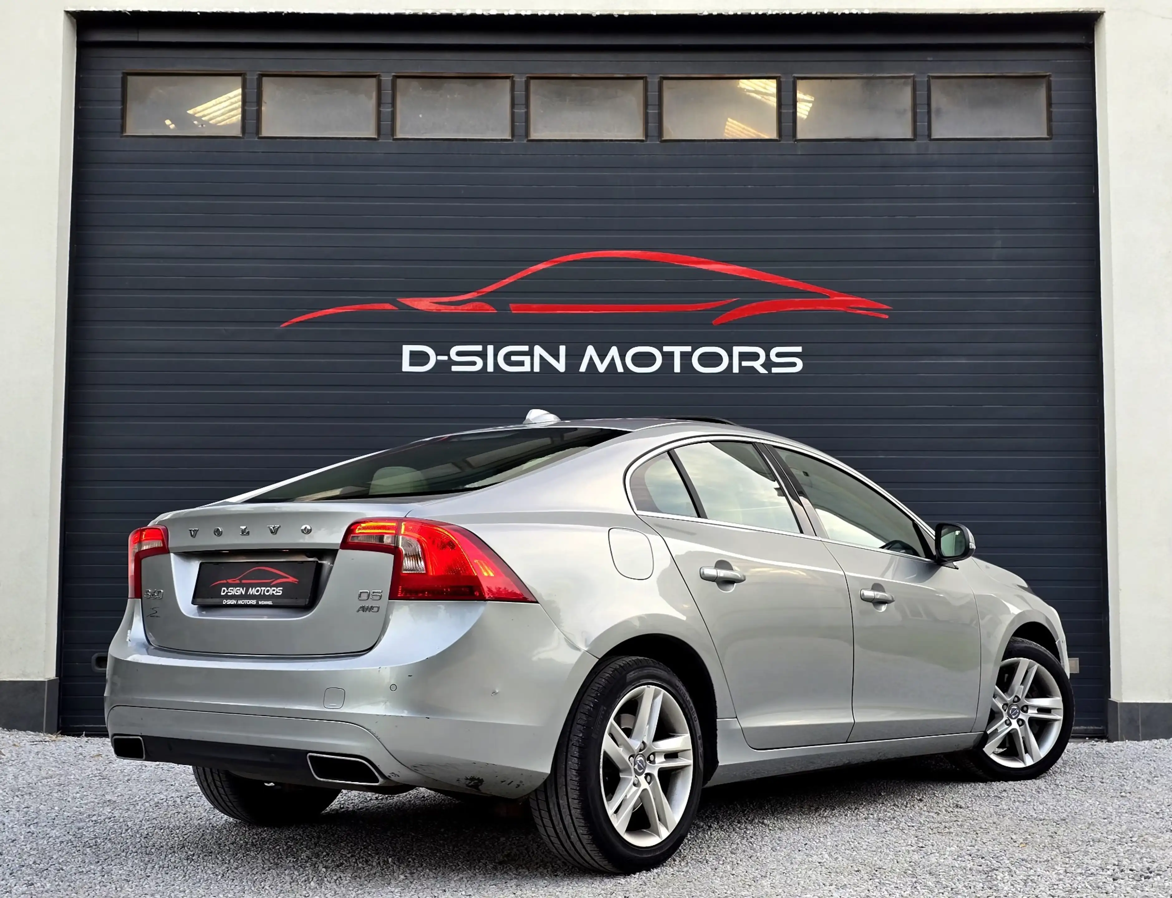 Volvo S60 2.4 D5 4WD (215ch) GEARTRONIC SUMMUM 2013 102461km — photo 2