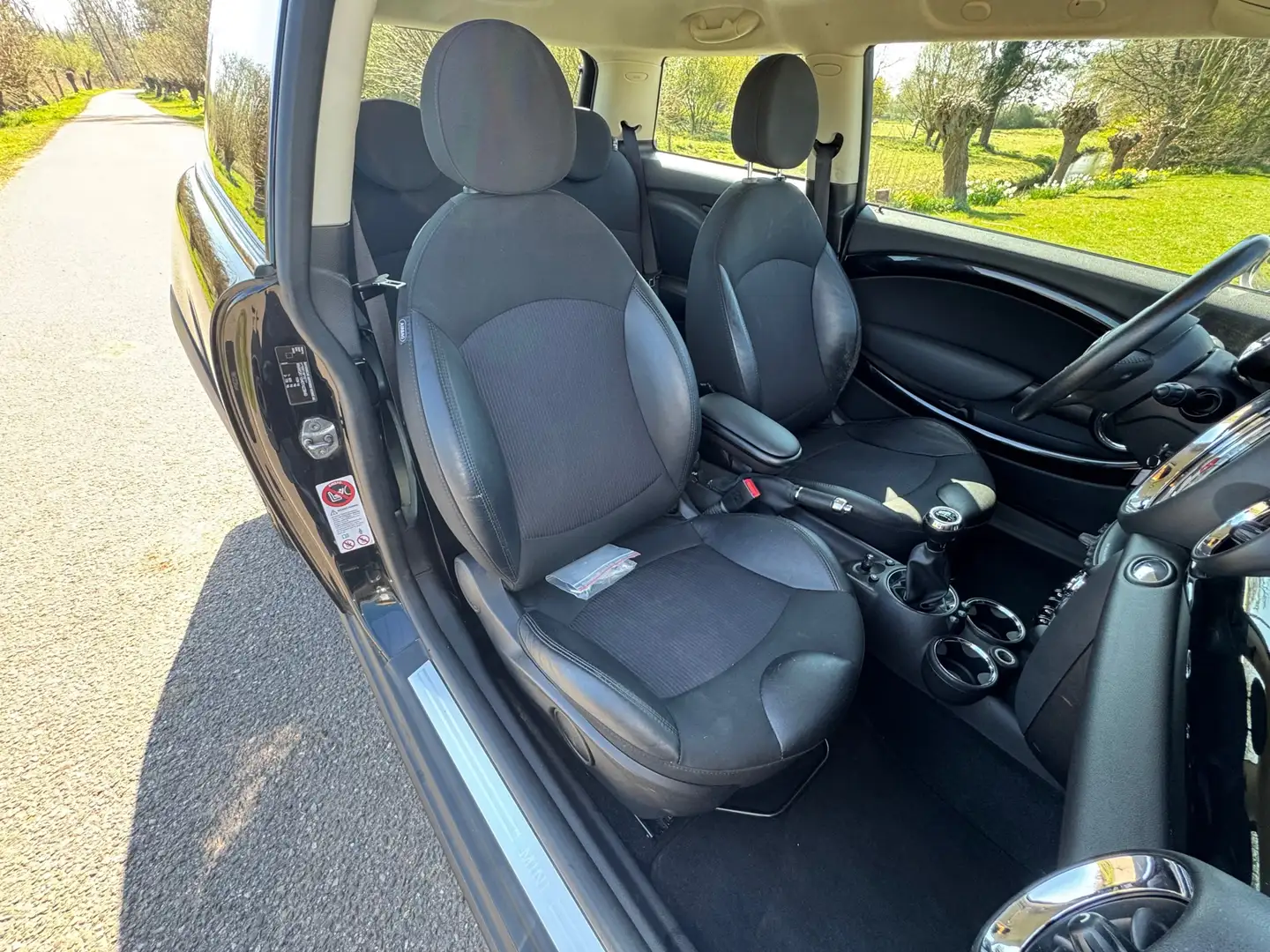 MINI One Mini 1.6 Pepper / Navigatie / LM Velgen / Koude Ai Zwart - 2