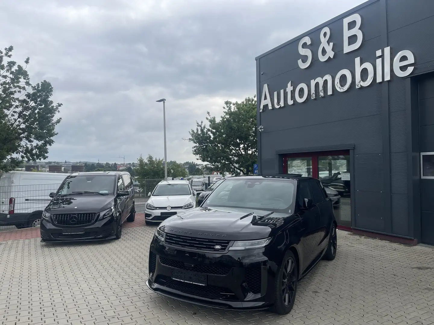 Land Rover Range Rover Sport P635 SV Edition One - Carbon Bronze Negro - 1