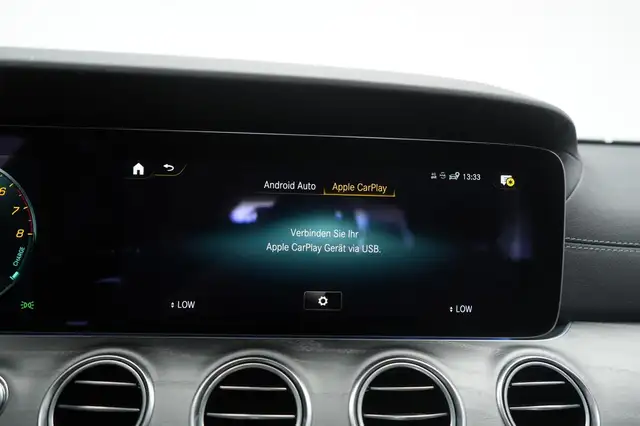 Mercedes-Benz 300 view 22