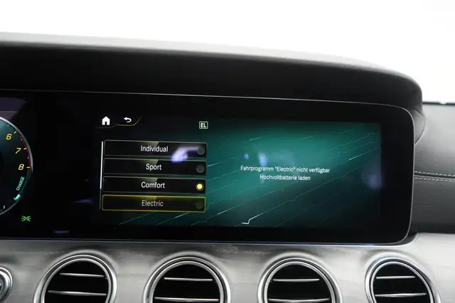 Mercedes-Benz 300 view 21