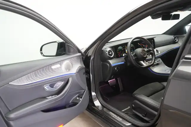 Mercedes-Benz 300 view 12