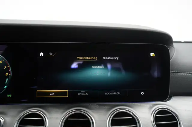 Mercedes-Benz 300 view 19