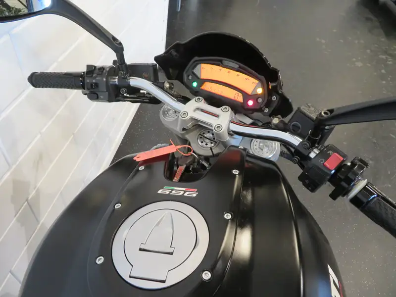 Ducati Monster 696 - foto 5