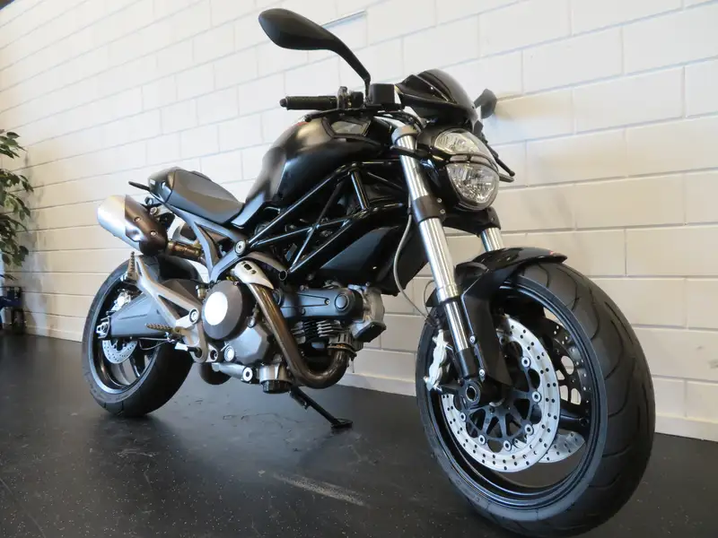 Ducati Monster 696 - foto 8