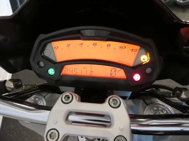 Ducati Monster 696 - foto 6