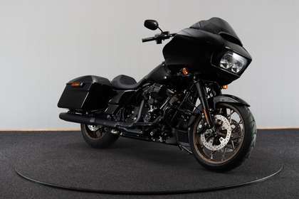 Harley-Davidson Road Glide FLTRXST ST Vivid Black