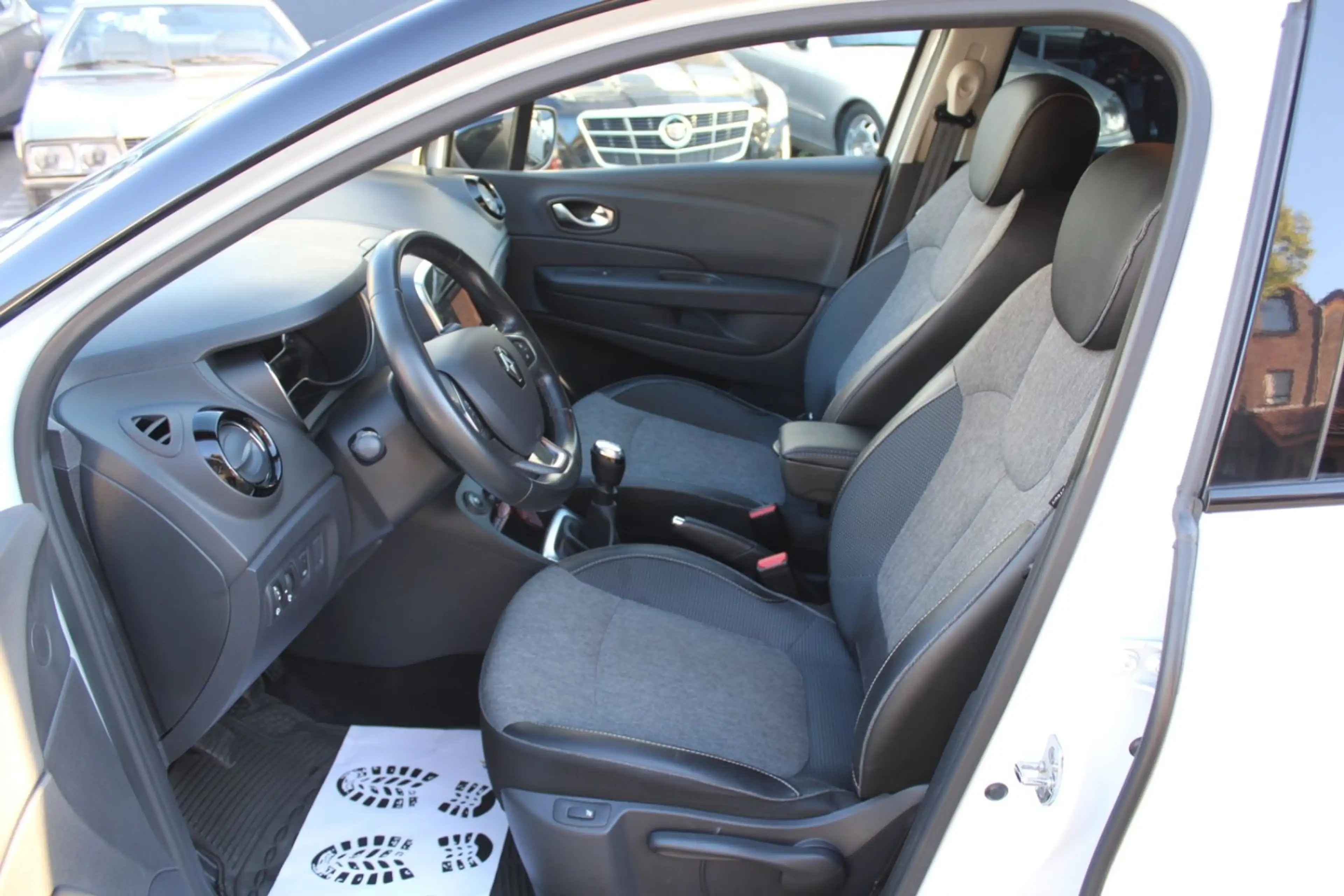 Renault Captur 1.3 Intens*RFK*NAVI*MFL*TEMPOMAT*TOP! — photo 14