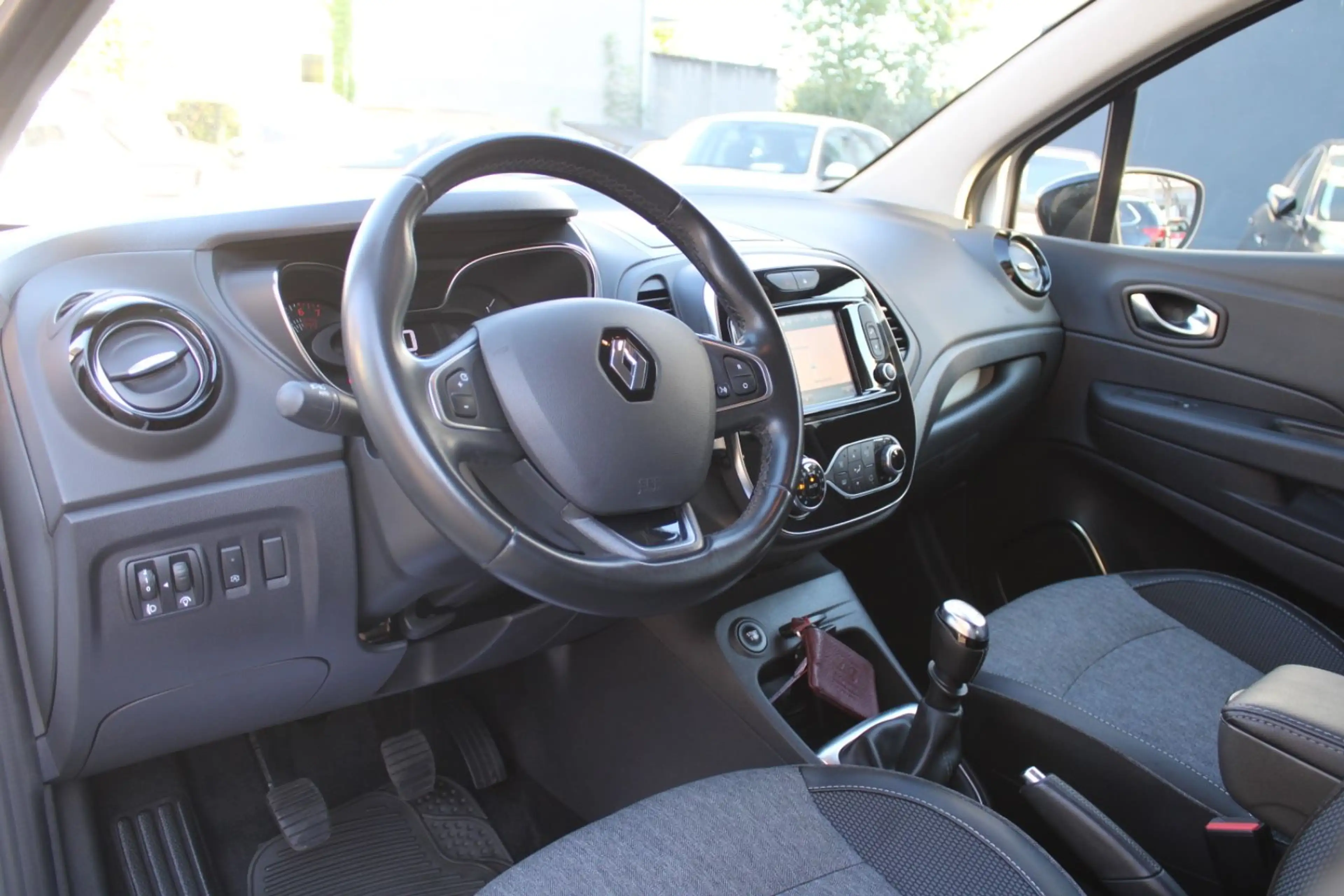 Renault Captur 1.3 Intens*RFK*NAVI*MFL*TEMPOMAT*TOP! — photo 15