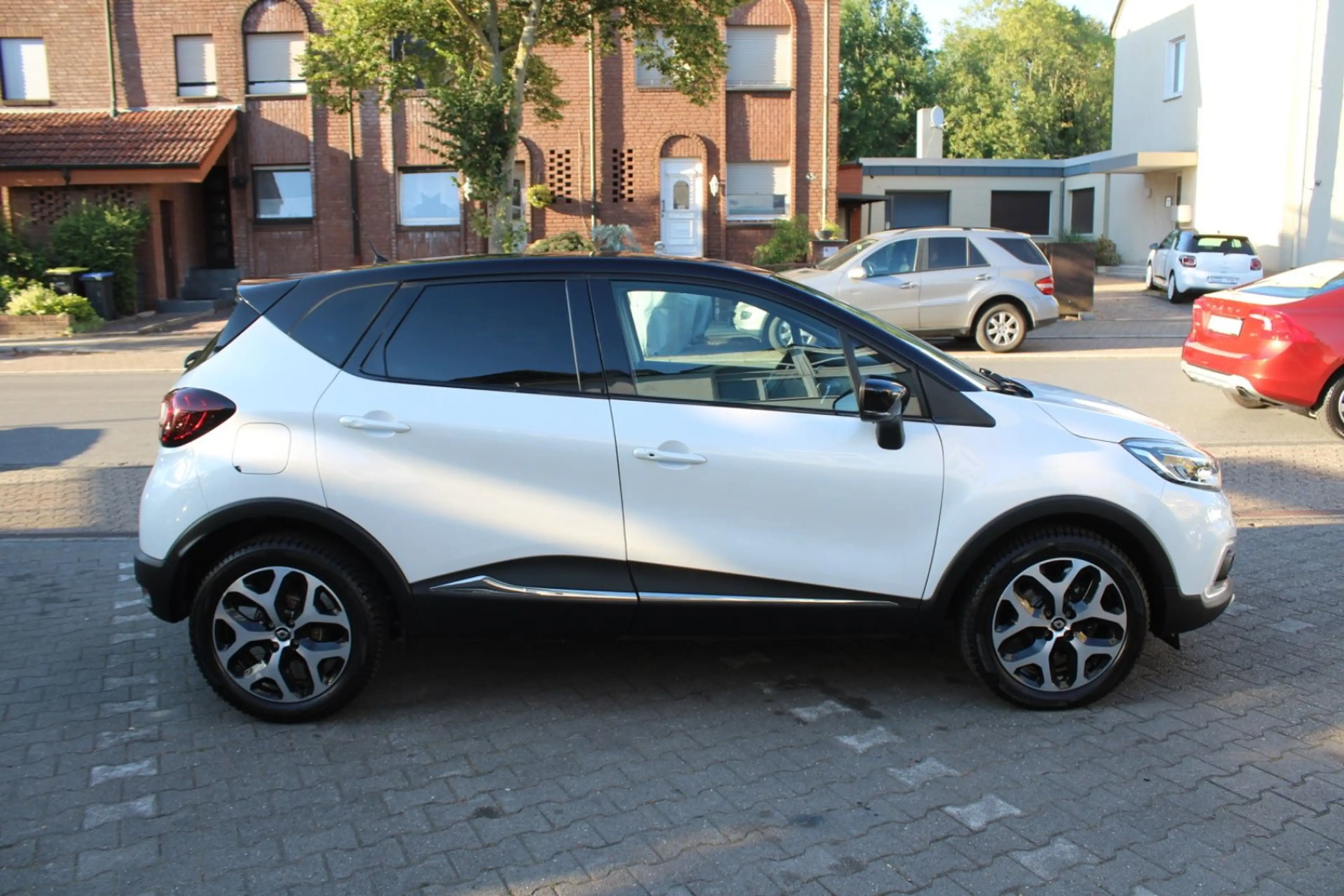 Renault Captur 1.3 Intens*RFK*NAVI*MFL*TEMPOMAT*TOP! — photo 4