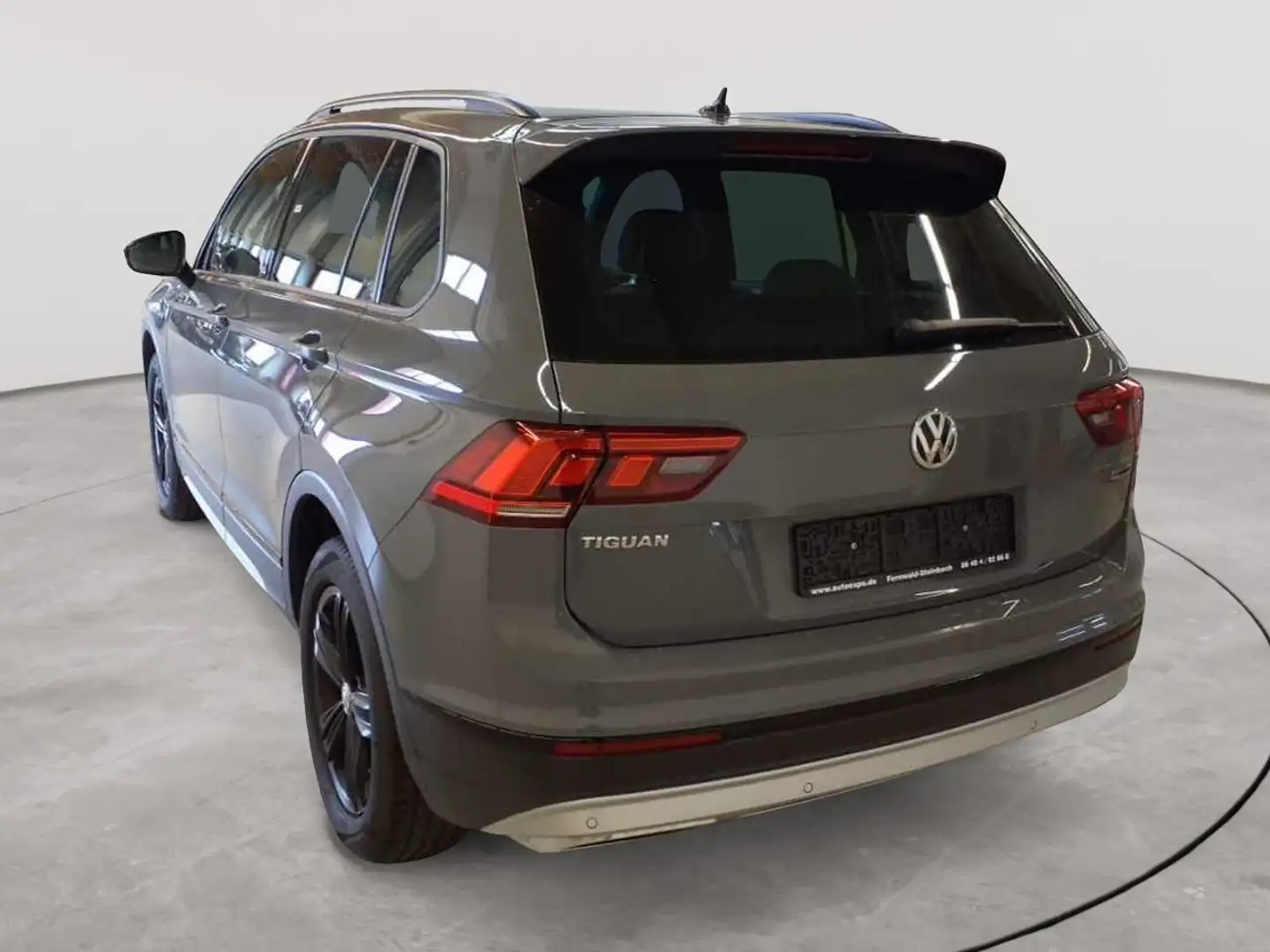 Volkswagen Tiguan Tiguan 2.0 TDI SCR 4Motion DSG Offroad AHK Grey - 2