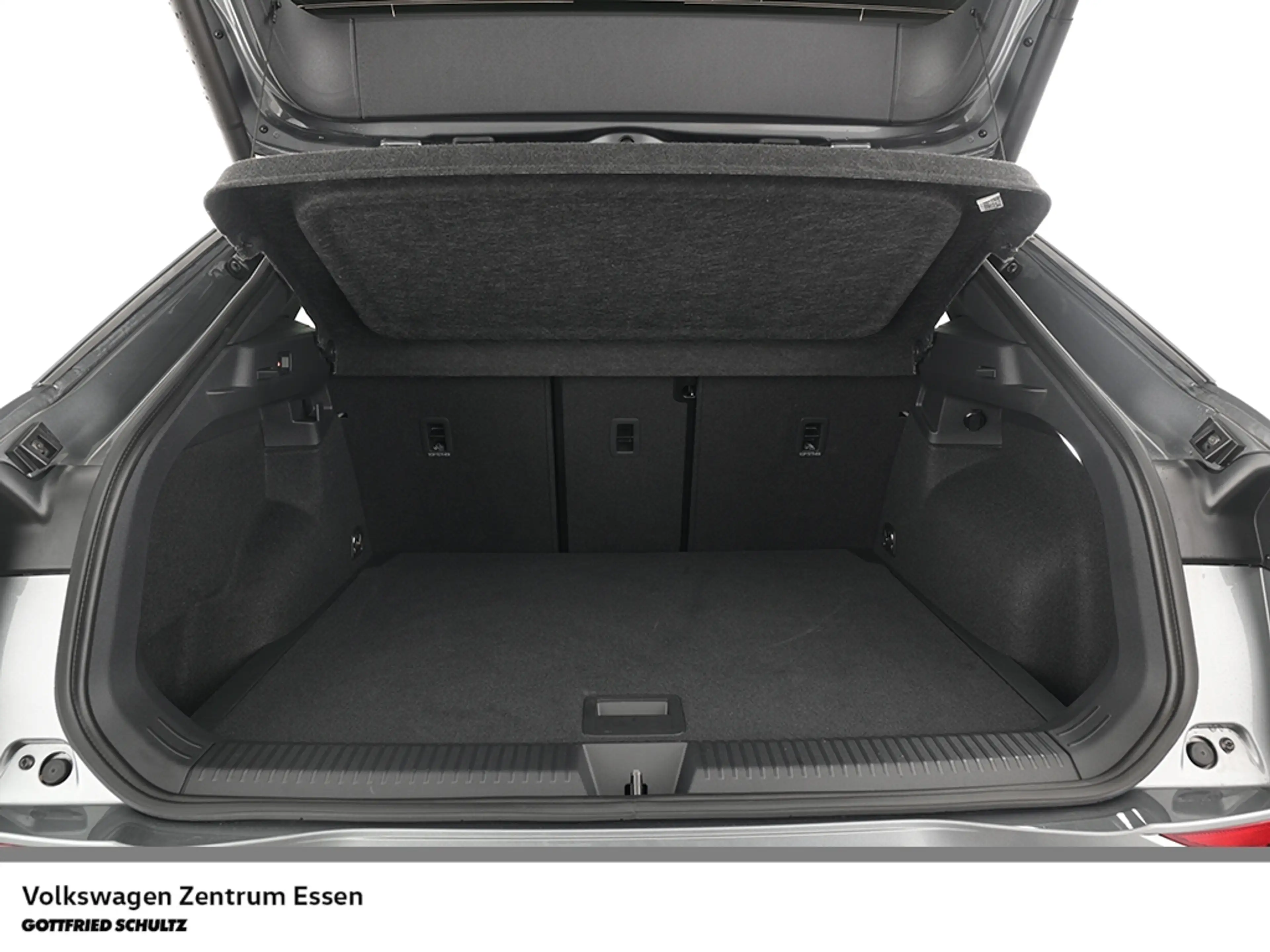 Volkswagen T-Roc R-Line 1.5 l eTSI DSG AHK LED Rückfahrkamera SHZ — photo 8