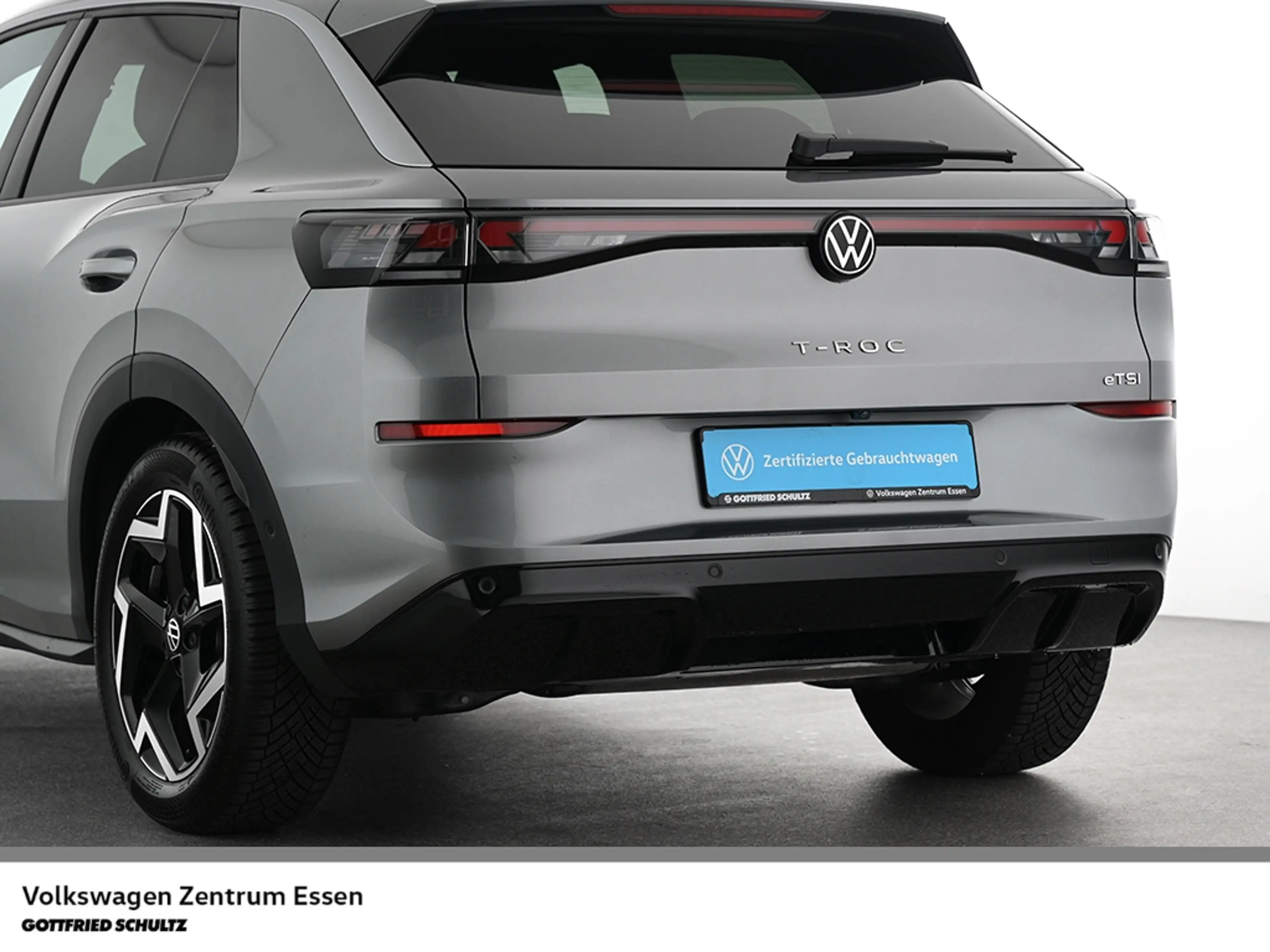 Volkswagen T-Roc R-Line 1.5 l eTSI DSG AHK LED Rückfahrkamera SHZ — photo 6
