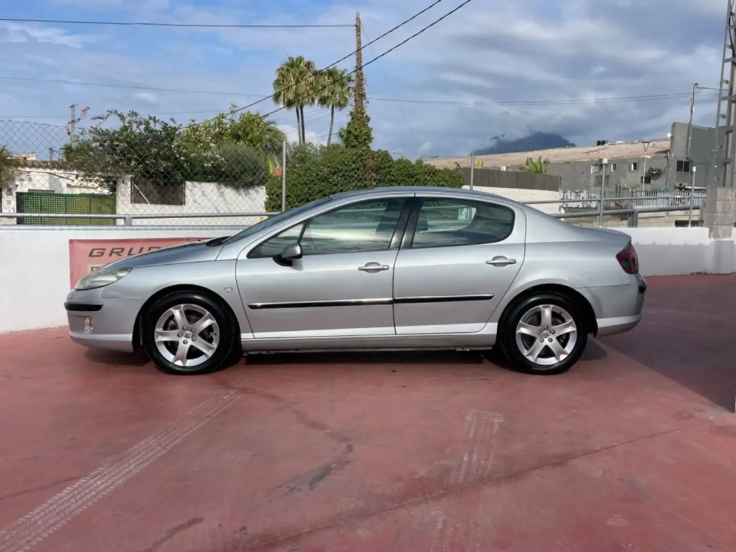 Peugeot 407 2.0HDI ST Confort Aut.6 Gris - 2