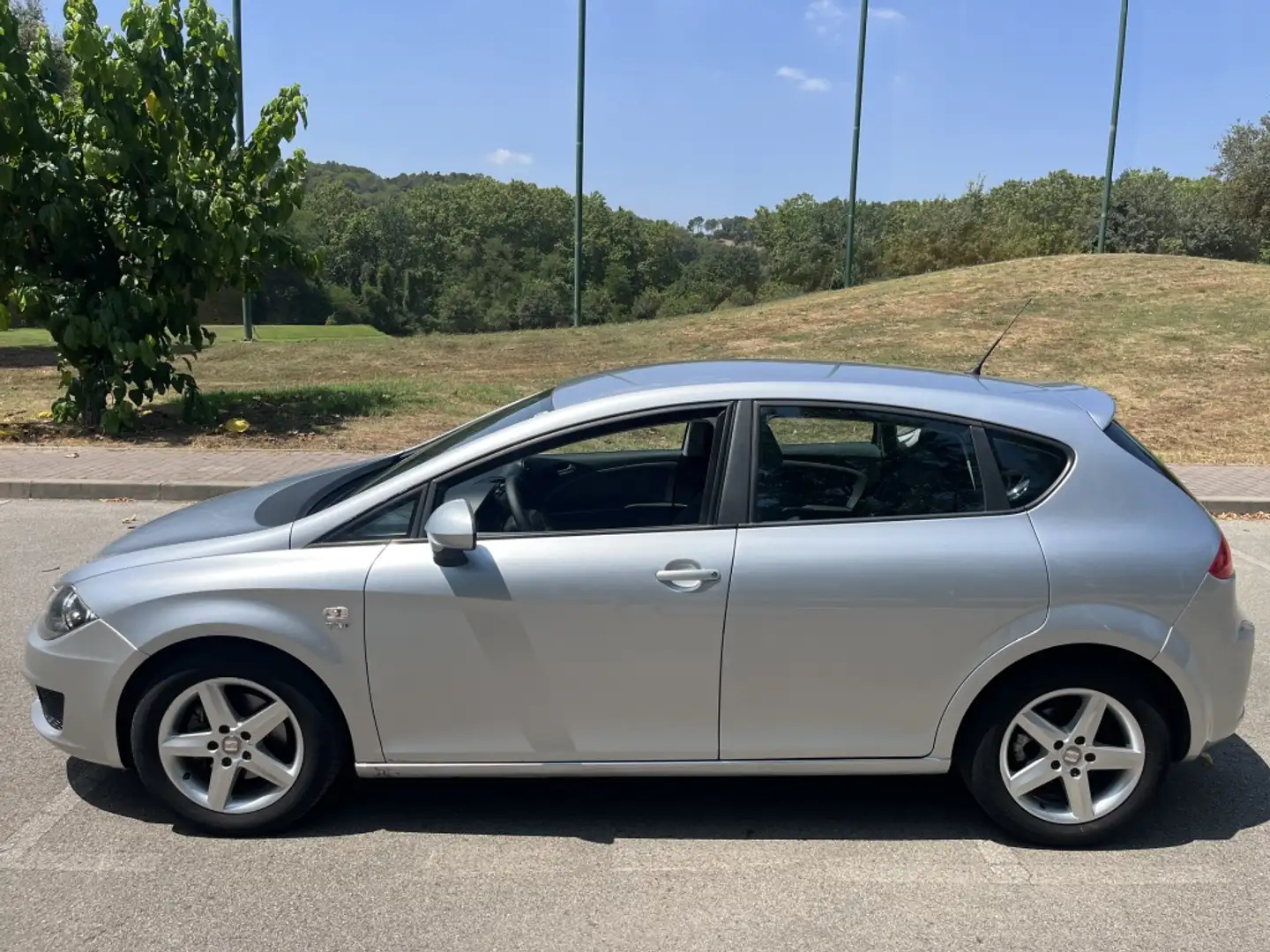 SEAT Leon 1.4 TSI Reference Argent - 2
