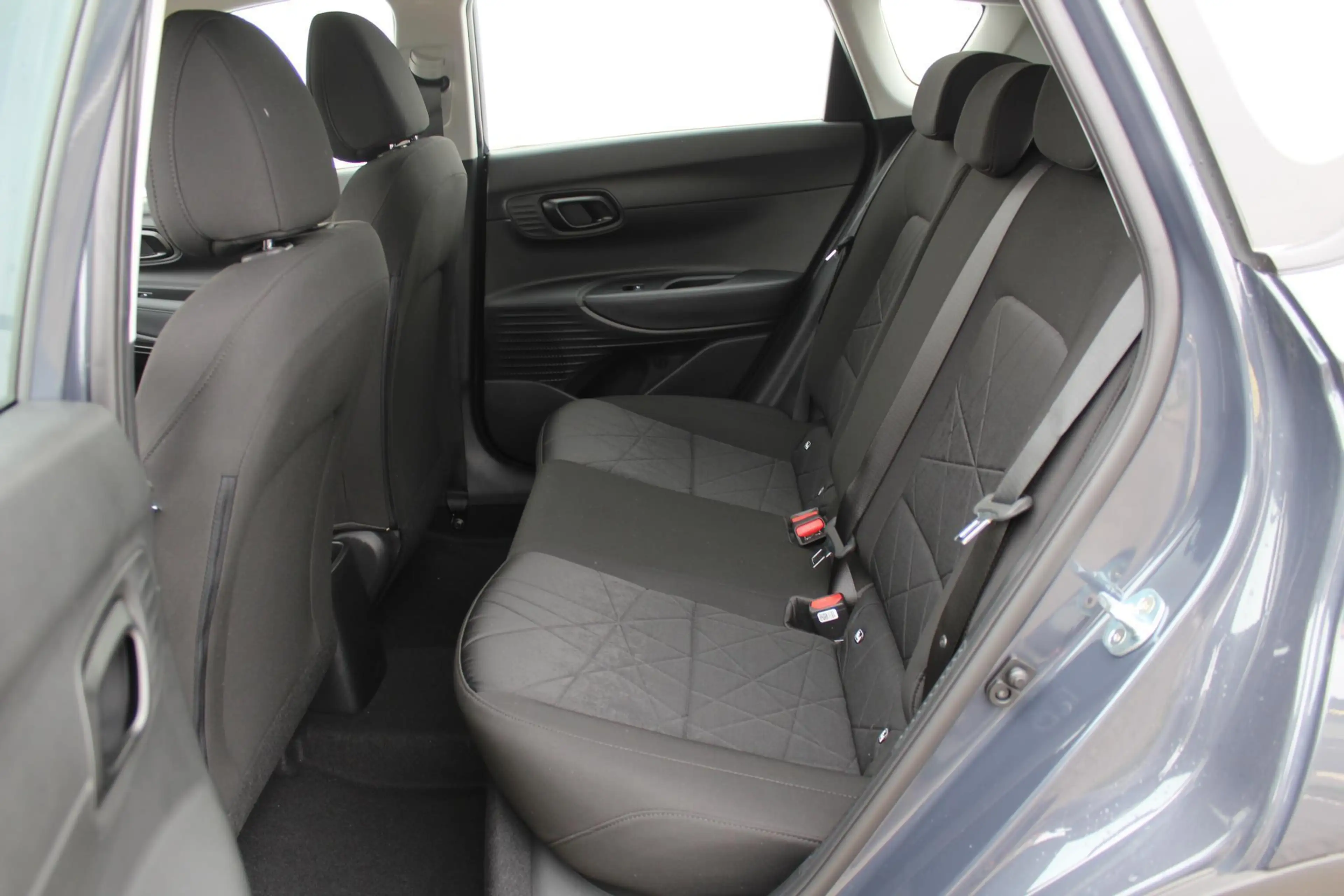 Hyundai BAYON 1.0 T-GDI Comfort / LES AUTO / Dubbele bediening a — photo 17