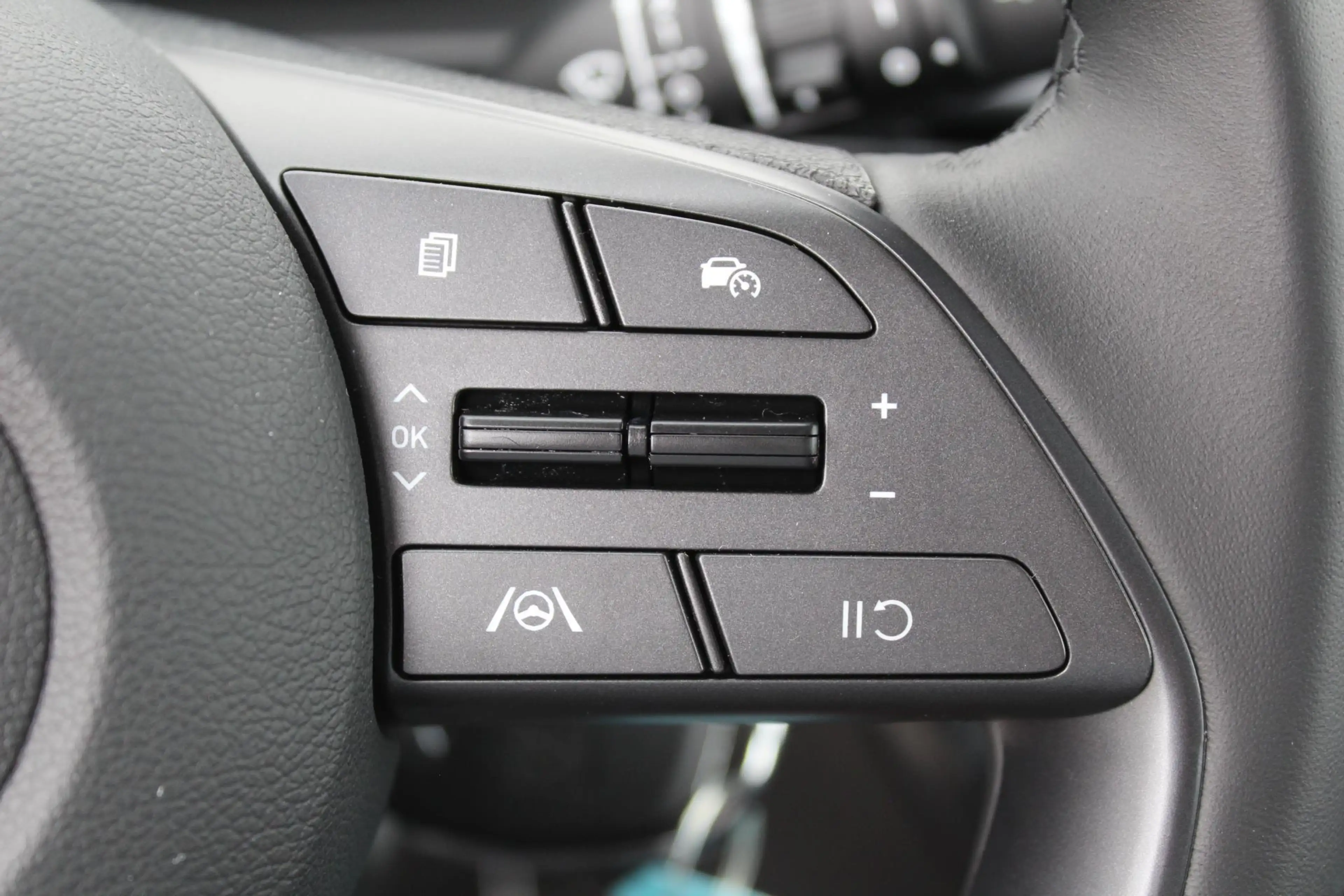 Hyundai BAYON 1.0 T-GDI Comfort / LES AUTO / Dubbele bediening a — photo 25