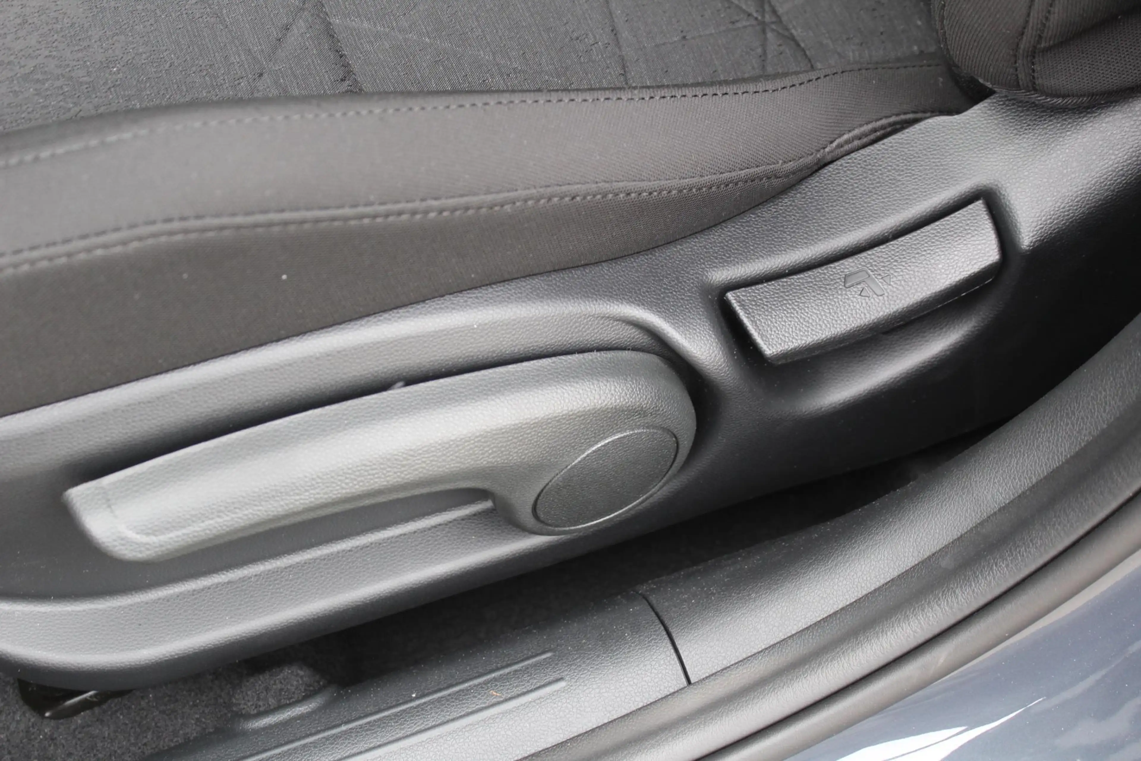 Hyundai BAYON 1.0 T-GDI Comfort / LES AUTO / Dubbele bediening a — photo 31