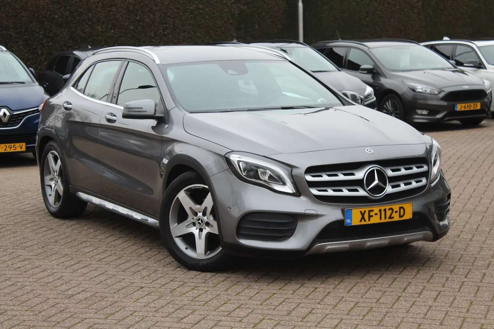 Mercedes-Benz GLA 180 Business Solution AMG / Camera / Apple CarPlay / H Grijs - 1