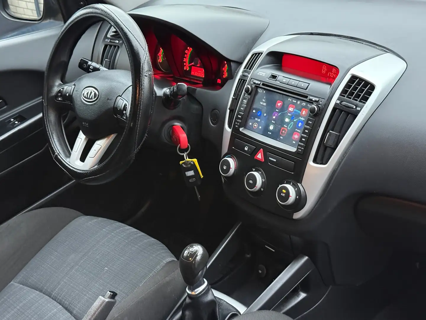 Kia Ceed / cee'd Sporty Wagon 1.4 CVVT Seven Carplay Airco 5d Nieuw Zwart - 2