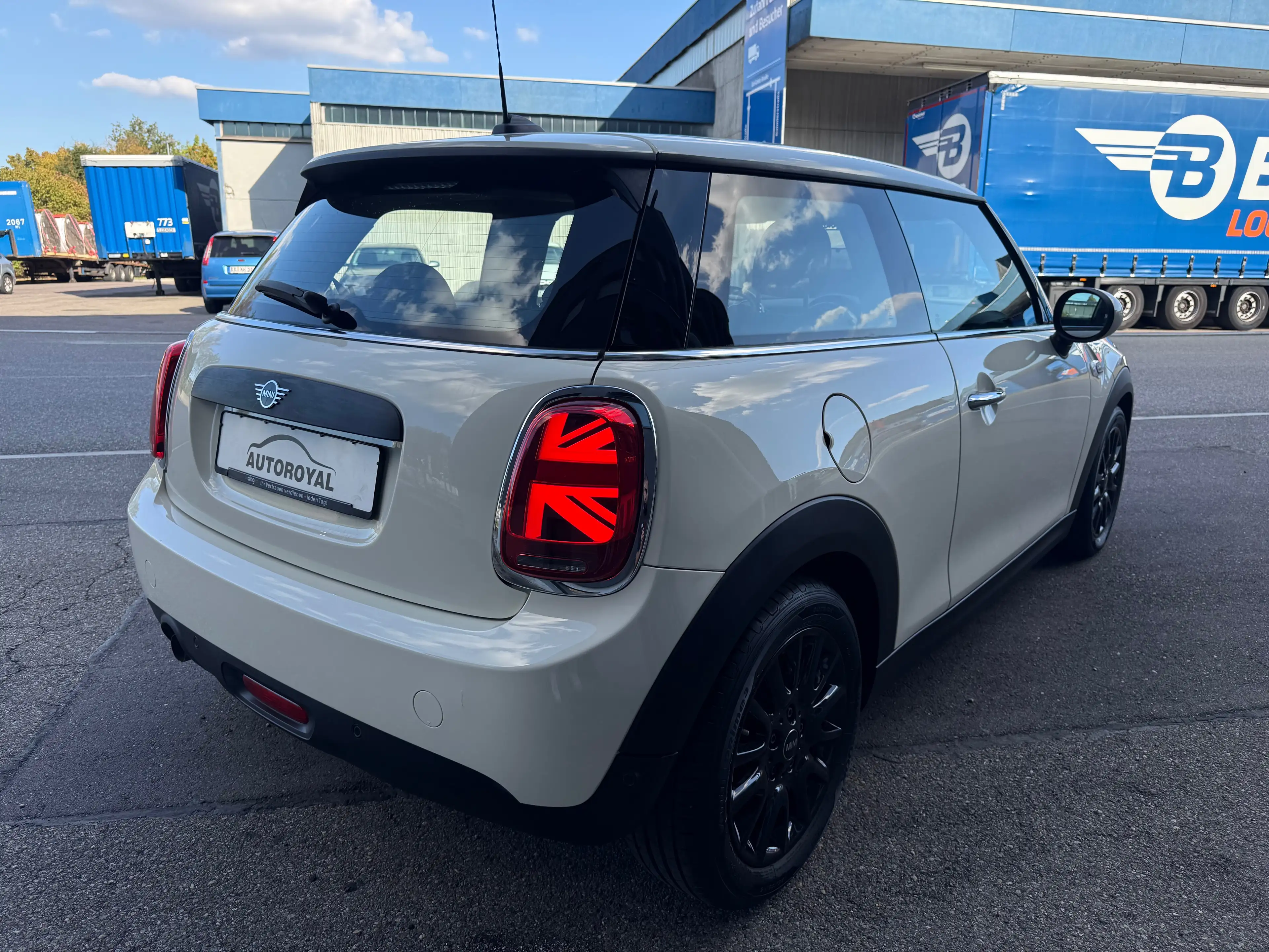 MINI One MINI, LED, SHZ, Teilleder — photo 4