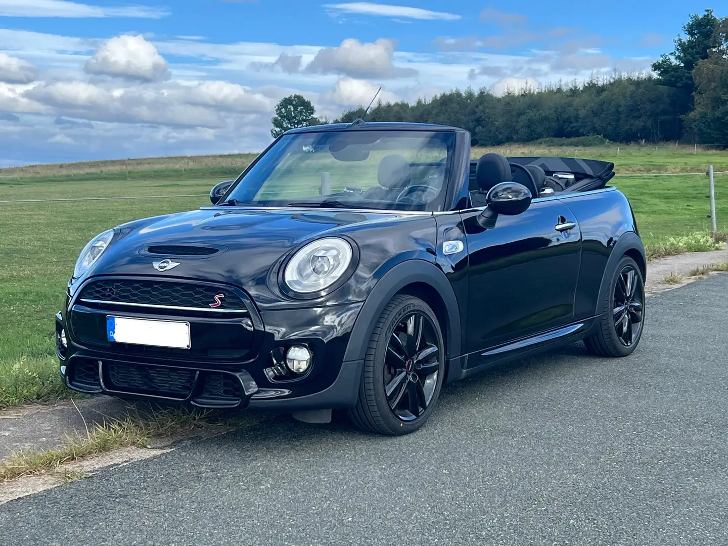 MINI Cooper S Cabrio John Cooper Works Chili Paket Schwarz - 1