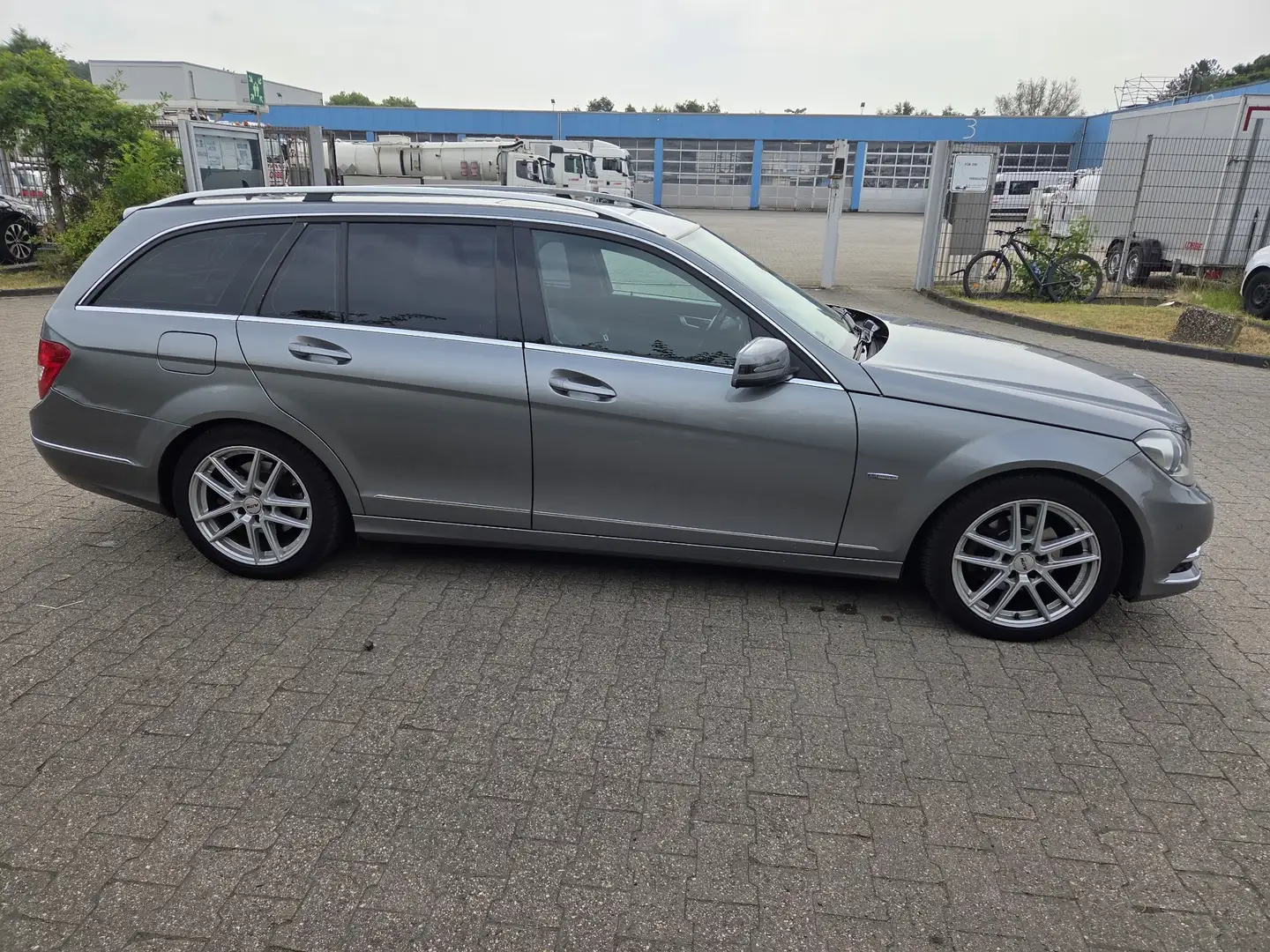 Mercedes-Benz C 200 T CDI DPF (BlueEFFICIENCY) 7G-TRONIC Avantgarde - 2