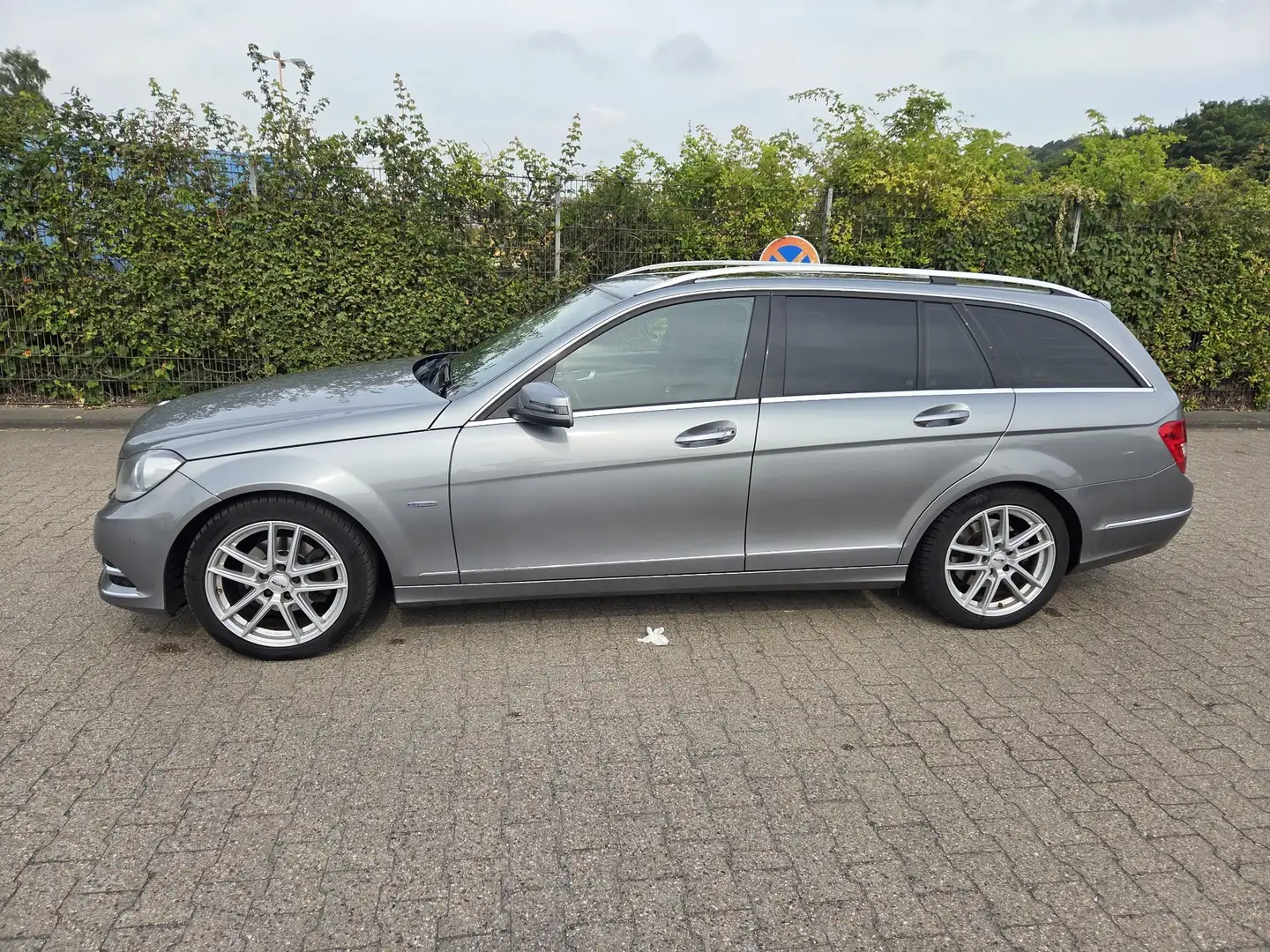 Mercedes-Benz C 200 T CDI DPF (BlueEFFICIENCY) 7G-TRONIC Avantgarde - 1