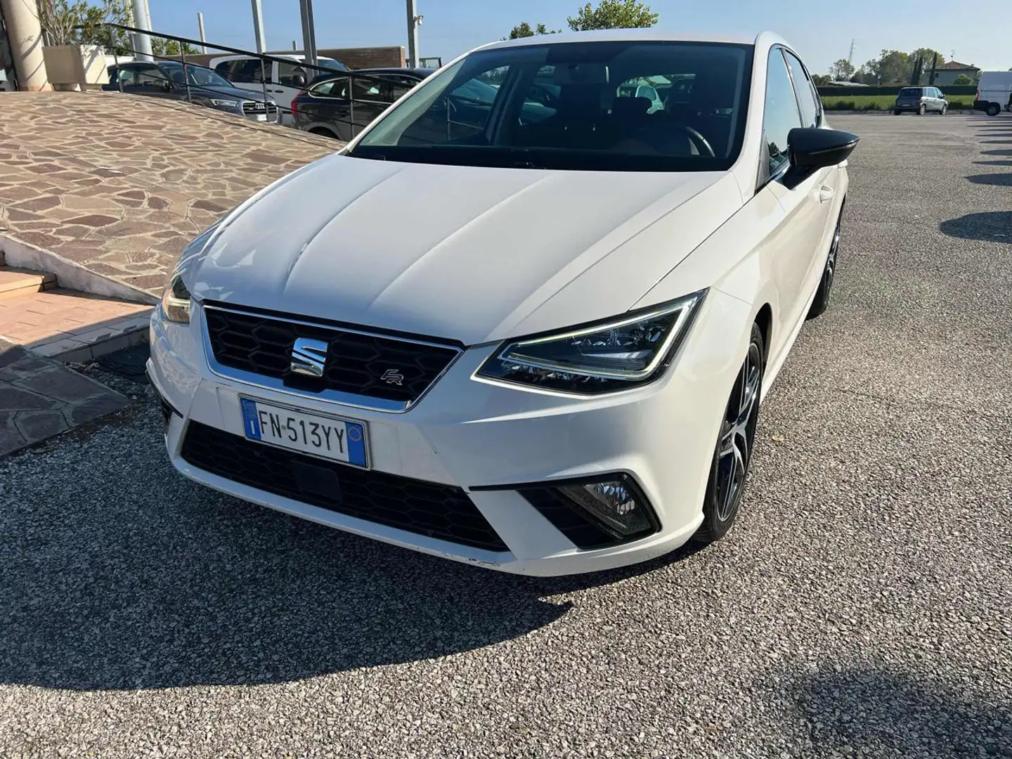 SEAT Ibiza 1.0 EcoTSI 116 CV 5 porte FR Bianco - 1