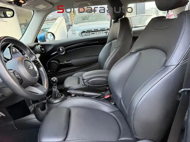 Mini Hatch view 24