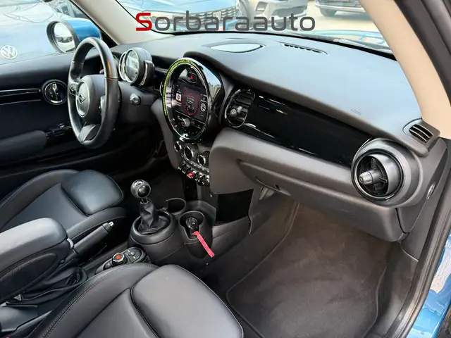 Mini Hatch view 14