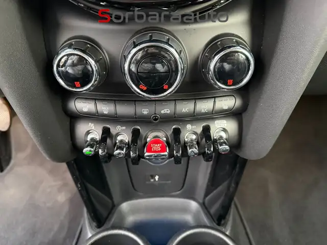 Mini Hatch view 19