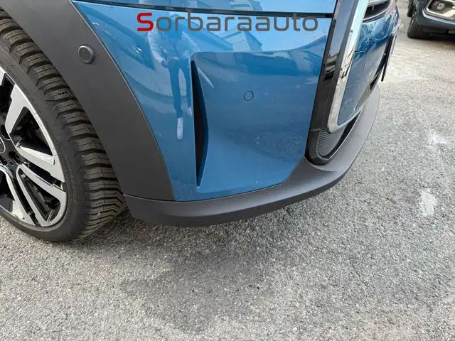 Mini Hatch view 10