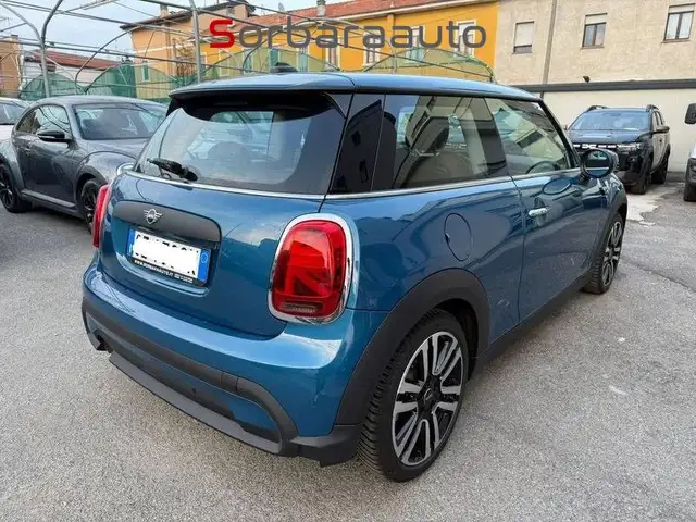 Mini Hatch view 5