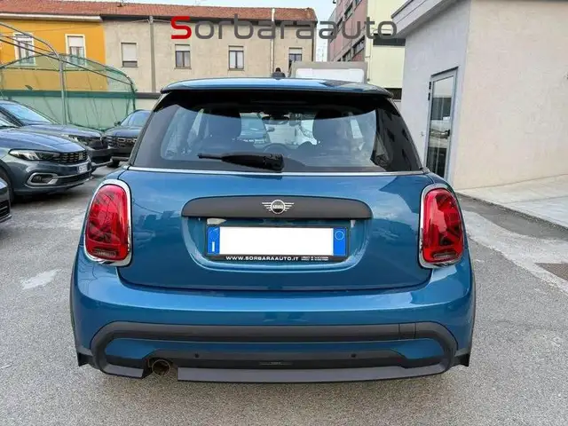 Mini Hatch view 4