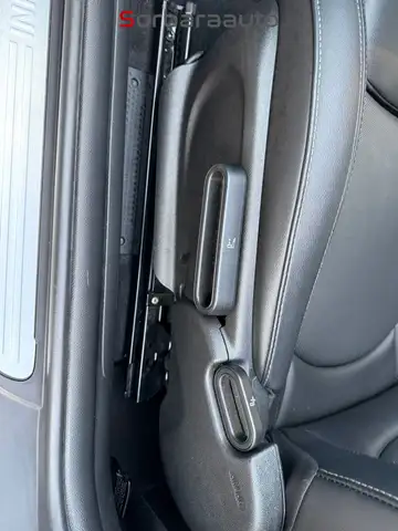 Mini Hatch view 23