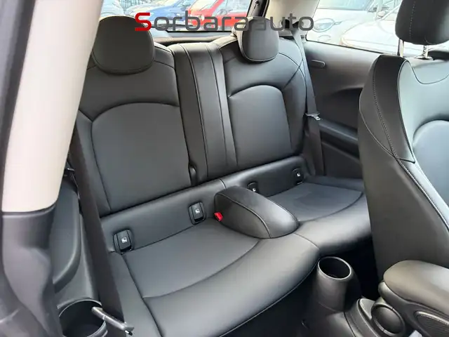 Mini Hatch view 27