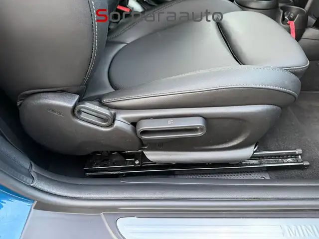 Mini Hatch view 26
