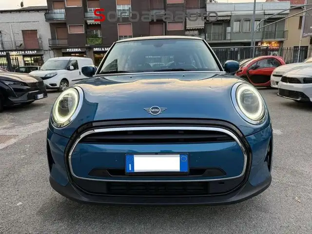 Mini Hatch view 8