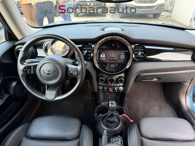 Mini Hatch view 15