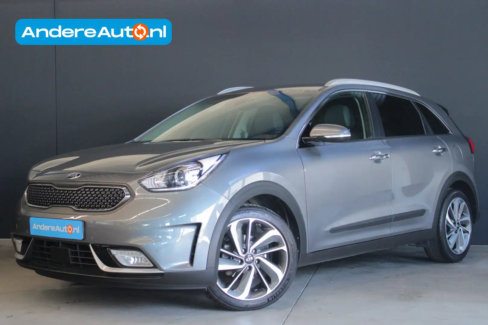 Kia Niro 1.6 GDi Hybrid ExecutiveLine |leder|stoel/stuurver Gris - 1