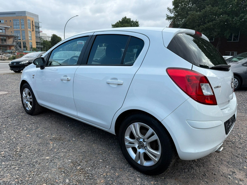 Opel Corsa D Satellite — photo 6