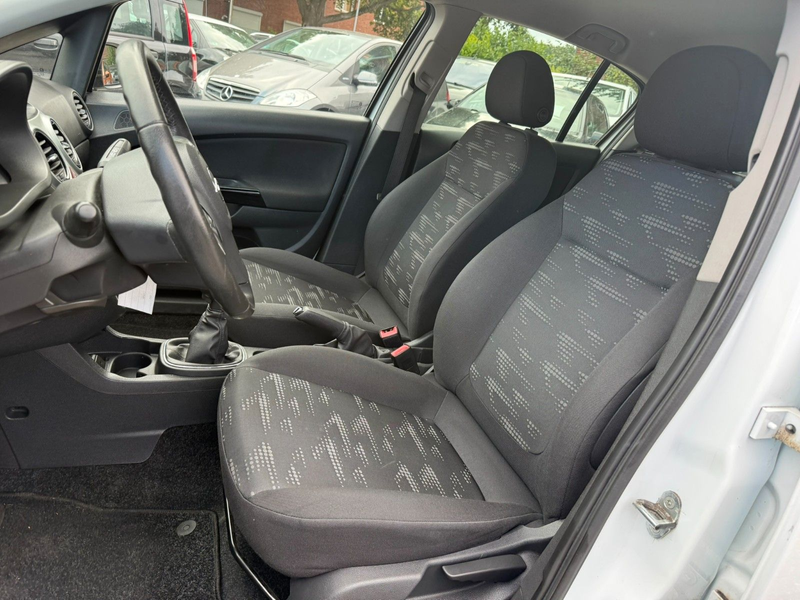 Opel Corsa D Satellite — photo 9