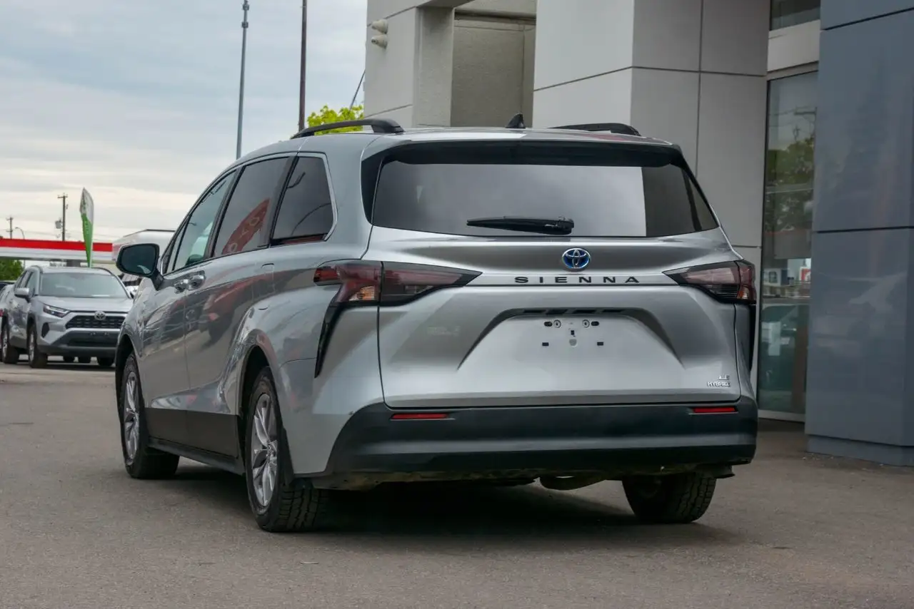 Toyota Sienna снимка Toyota Sienna