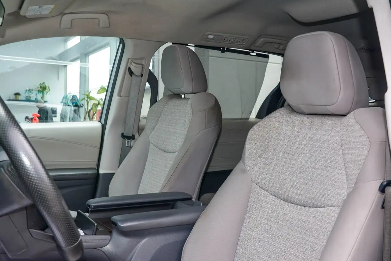 Toyota Sienna снимка Toyota Sienna