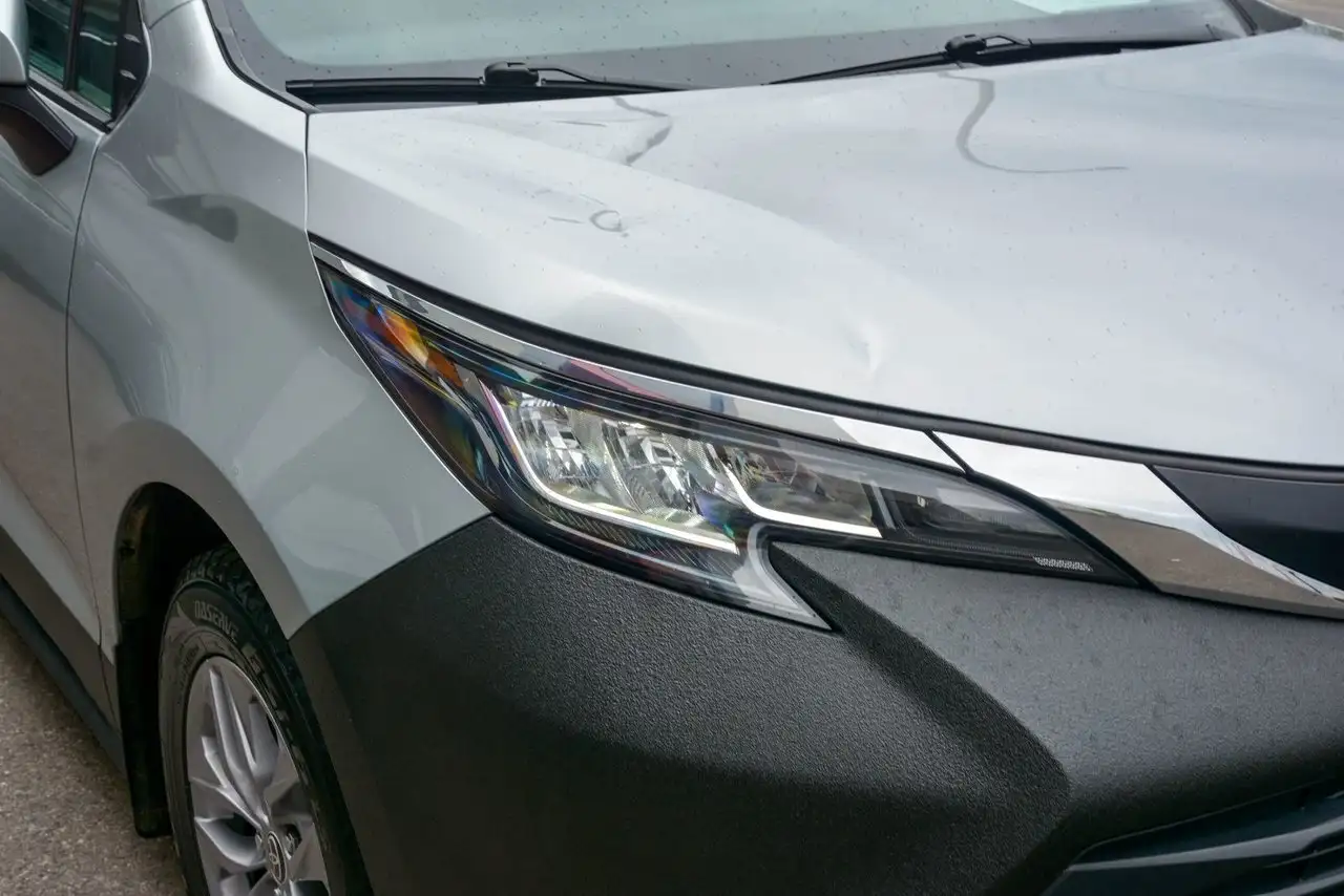 Toyota Sienna снимка Toyota Sienna